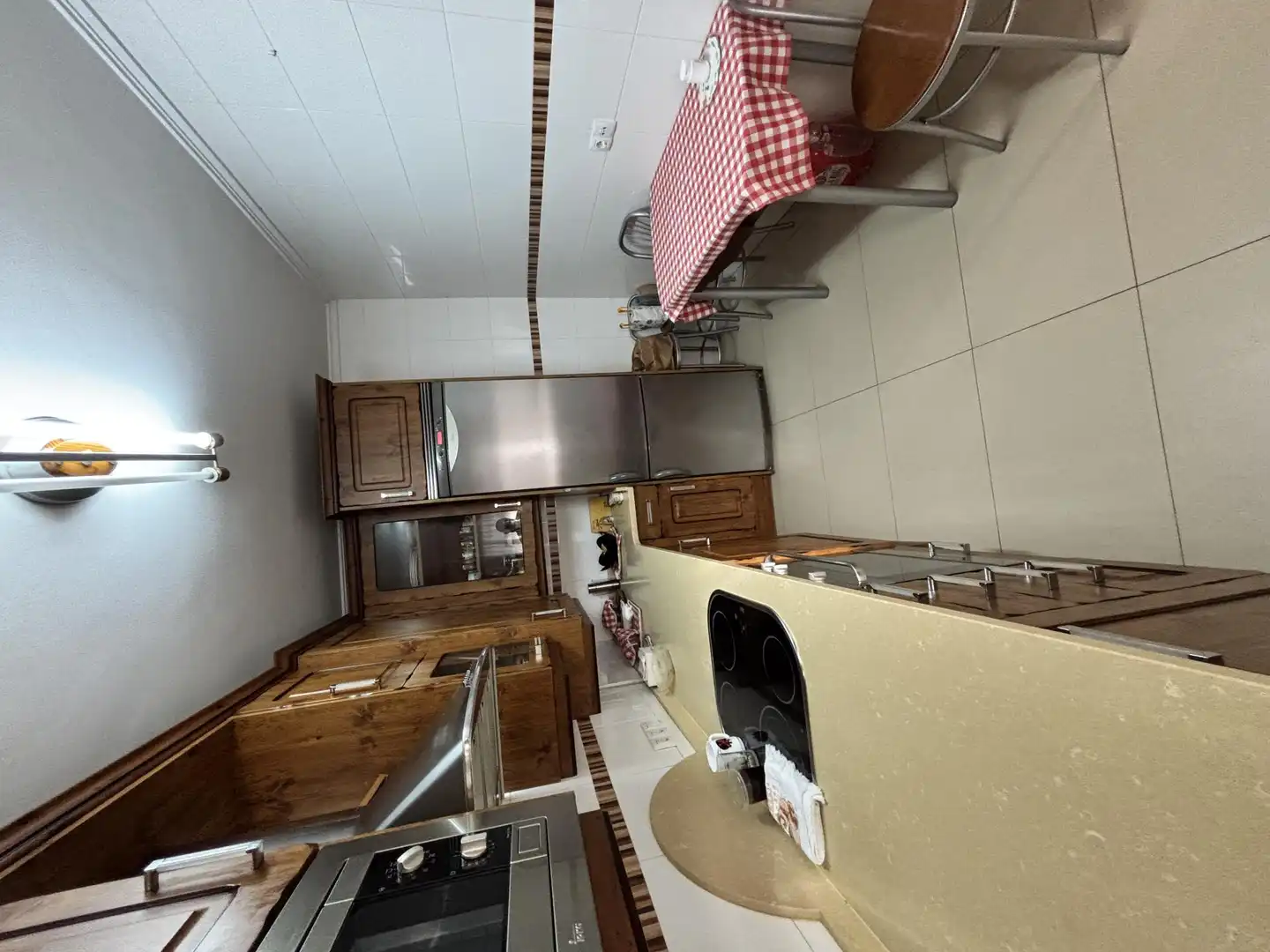 Casa o xalet en venda a Avenida de Joaquin Fernandez Vallejo, 119b, Tanos Cuina de Casa o xalet en venda en Torrelavega amb Terrassa i Balcó