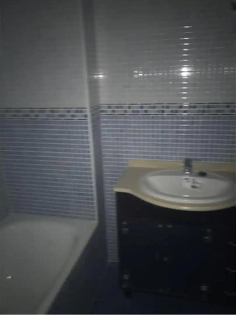 Wohnung zum Verkauf in Centro de Especialidades Badezimmer von Wohnung zum Verkauf in Ocaña mit Heizung, Privatgarten und Terrasse