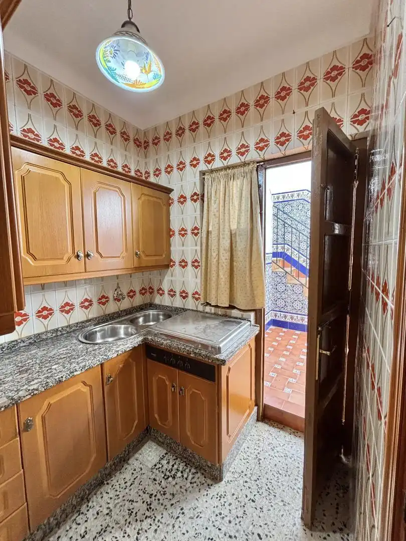 Casa adosada en venda a Calle Góngora, 3, Palma del Río Cuina de Casa adosada en venda en Palma del Río amb Aire condicionat i Terrassa