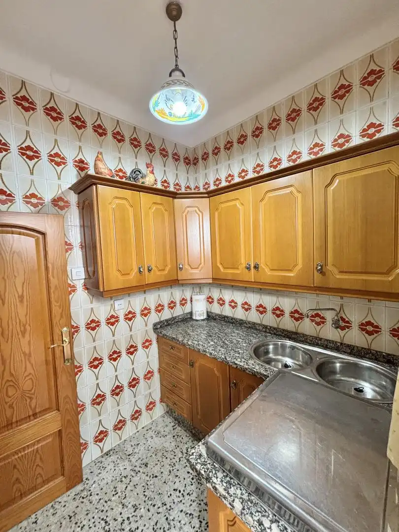 Casa adosada en venda a Calle Góngora, 3, Palma del Río Cuina de Casa adosada en venda en Palma del Río amb Aire condicionat i Terrassa