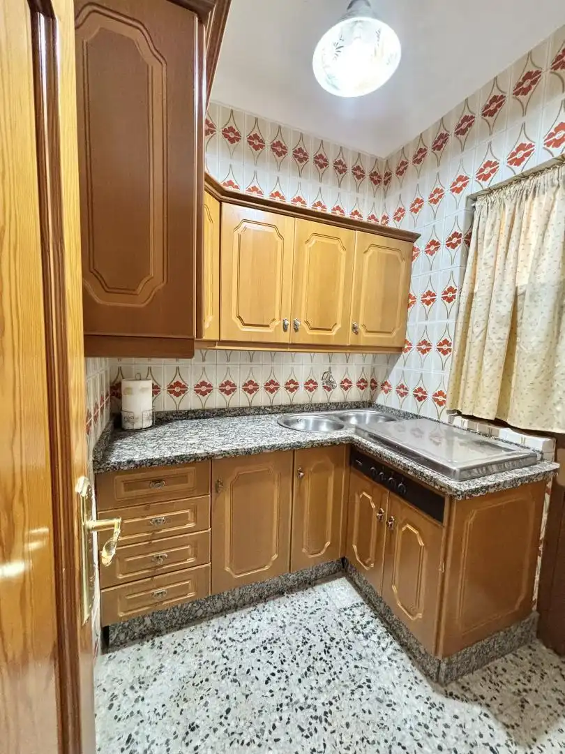 Casa adosada en venda a Calle Góngora, 3, Palma del Río Cuina de Casa adosada en venda en Palma del Río amb Aire condicionat i Terrassa