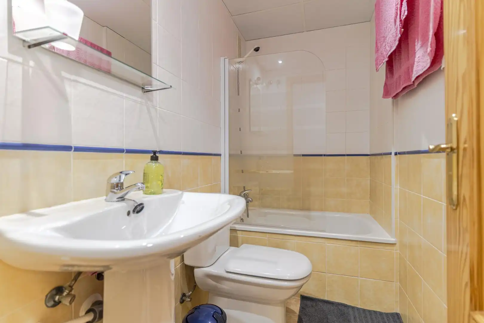 Baño de Casa adosada en venta en Nevada con Aire acondicionado, Terraza y Balcón