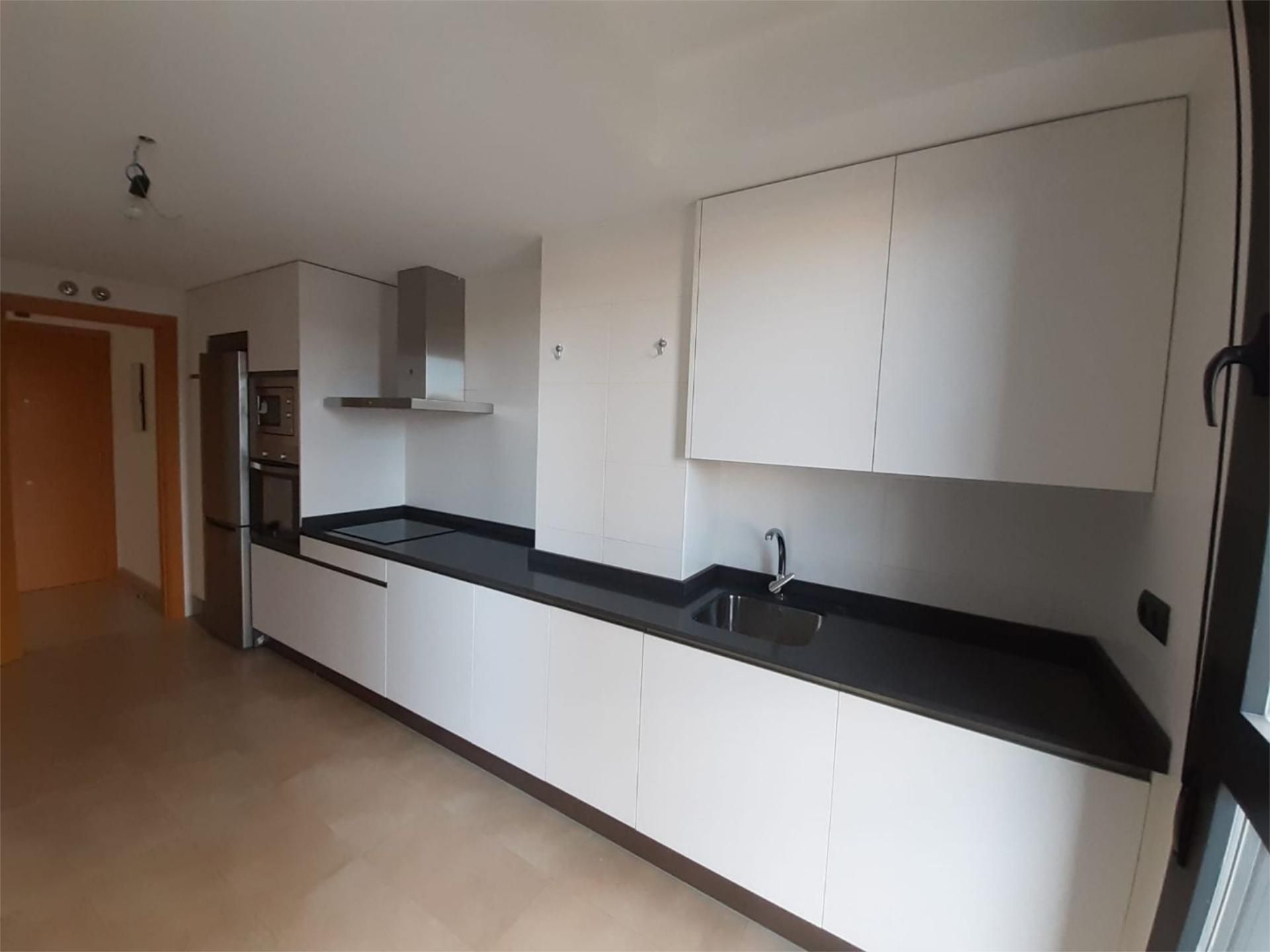 Cuina de Pis de lloguer en  Zaragoza Capital amb Aire condicionat, Terrassa i Traster