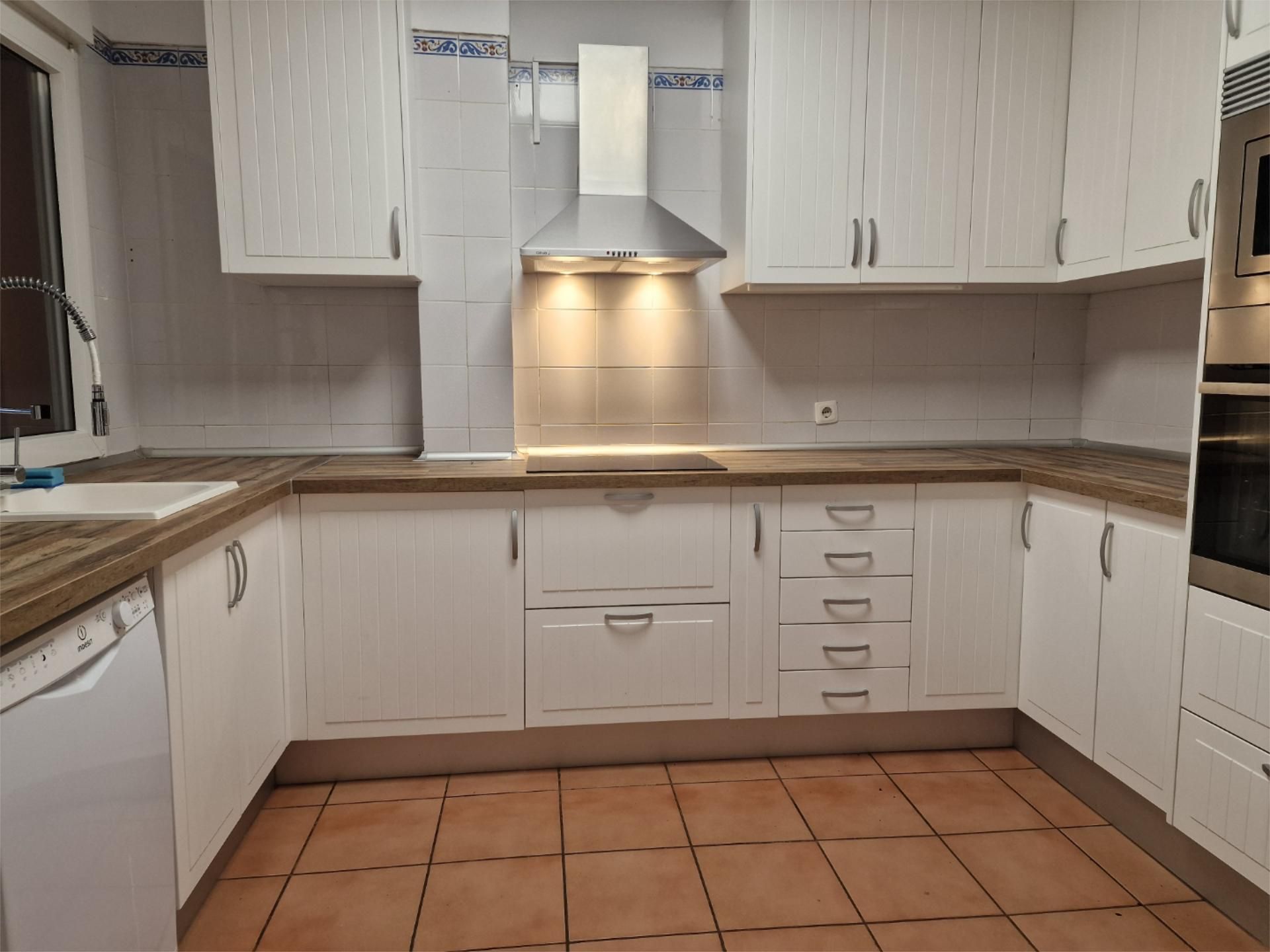 Cocina de Dúplex de alquiler en San Cristóbal de la Laguna con Jardín privado, Terraza y Trastero