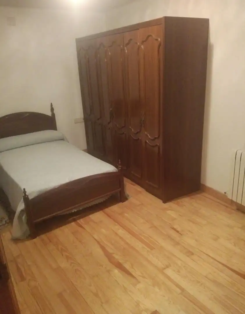 Casa adosada en venta en Calle Basato, 17, Salvatierra de Esca Habitación de Casa adosada en venta en Salvatierra de Esca con Calefacción, Parquet y Terraza