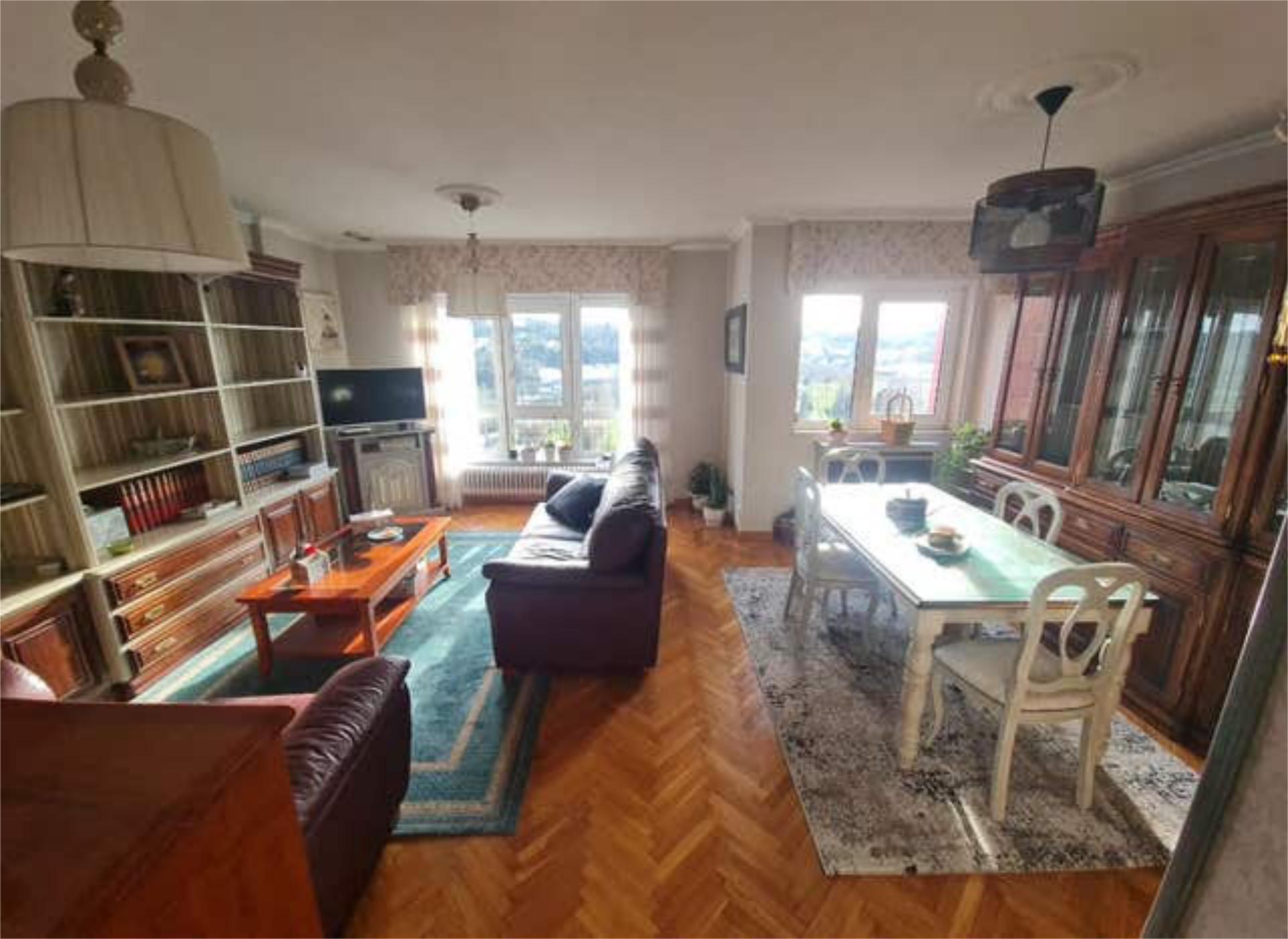 Piso en venta en Recatelo - O Carme Sala de estar de Piso en venta en Lugo Capital con Calefacción y Trastero