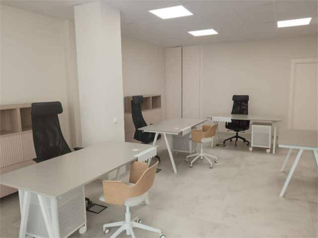 Oficina en Alquiler en Corbera
