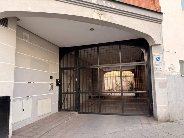 Garaje en Venta en Calle de Miguel Servet, 17 en Embajadores - Lavapiés