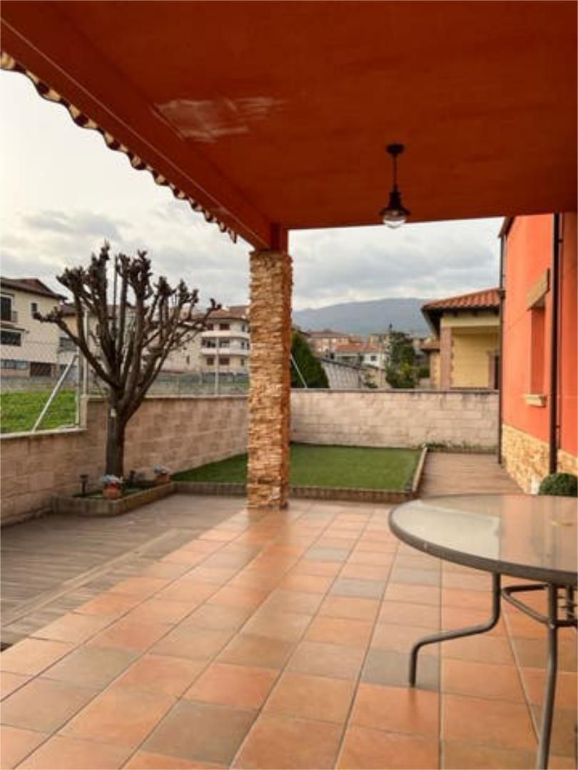 Terraza de Casa adosada en venta en La Adrada  con Terraza