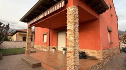 Foto 2 de Casa adosada en venta en La Adrada , Ávila