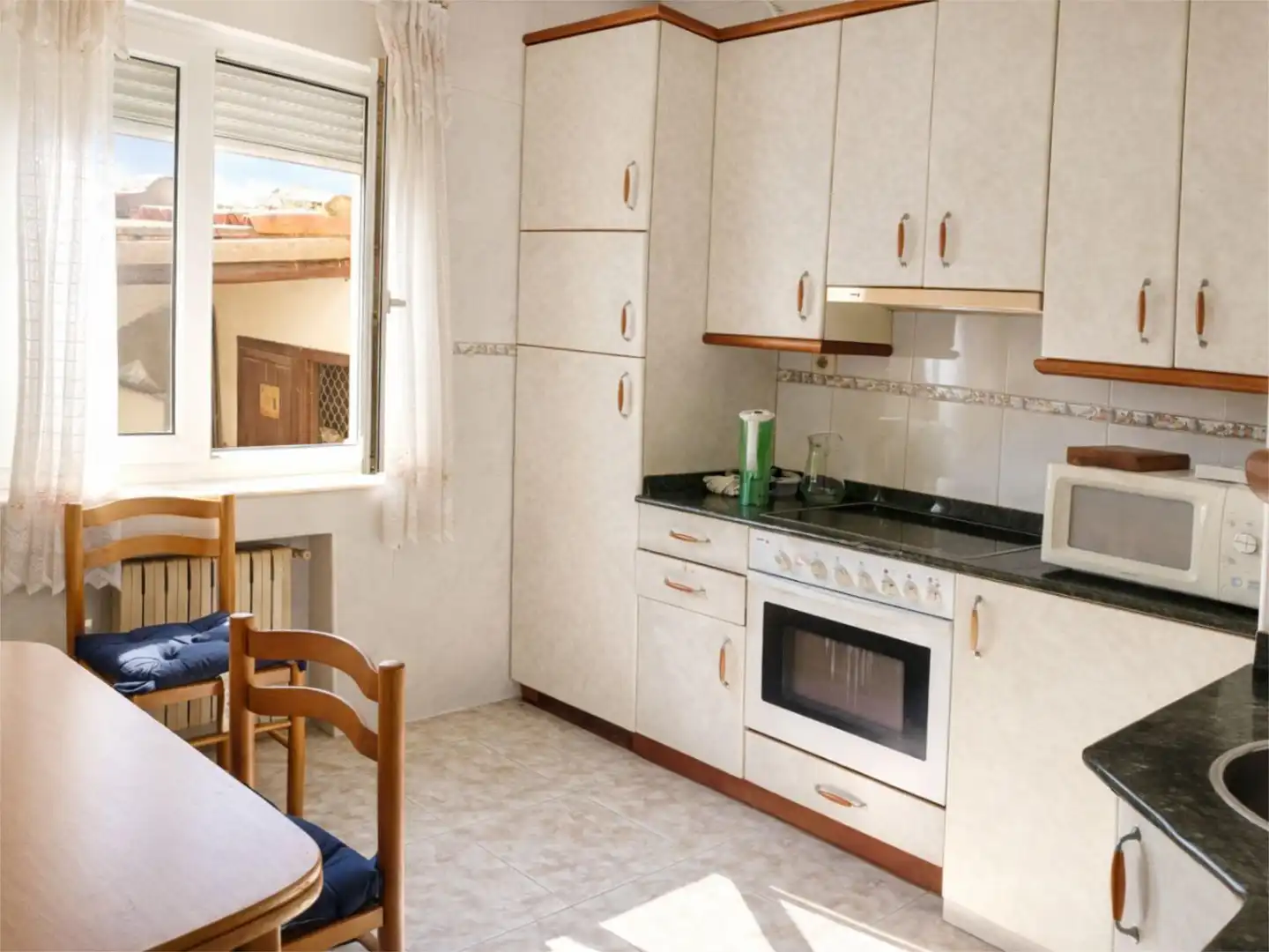 Flat for sale in Calle Madrid, 17, Los Corrales de Buelna Kitchen of Flat for sale in Los Corrales de Buelna with Heating, Private garden and Furnished