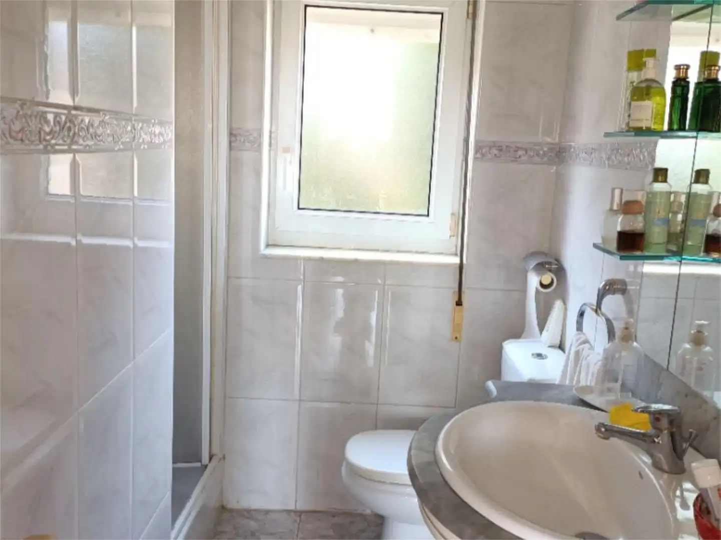 Flat for sale in Calle Madrid, 17, Los Corrales de Buelna Bathroom of Flat for sale in Los Corrales de Buelna with Heating, Private garden and Furnished
