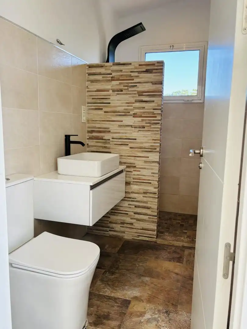 Houses for rent in Calle Sumatra, 26, El Atabal Bathroom of Houses for rent in Málaga with Air Conditioner and Private garden
