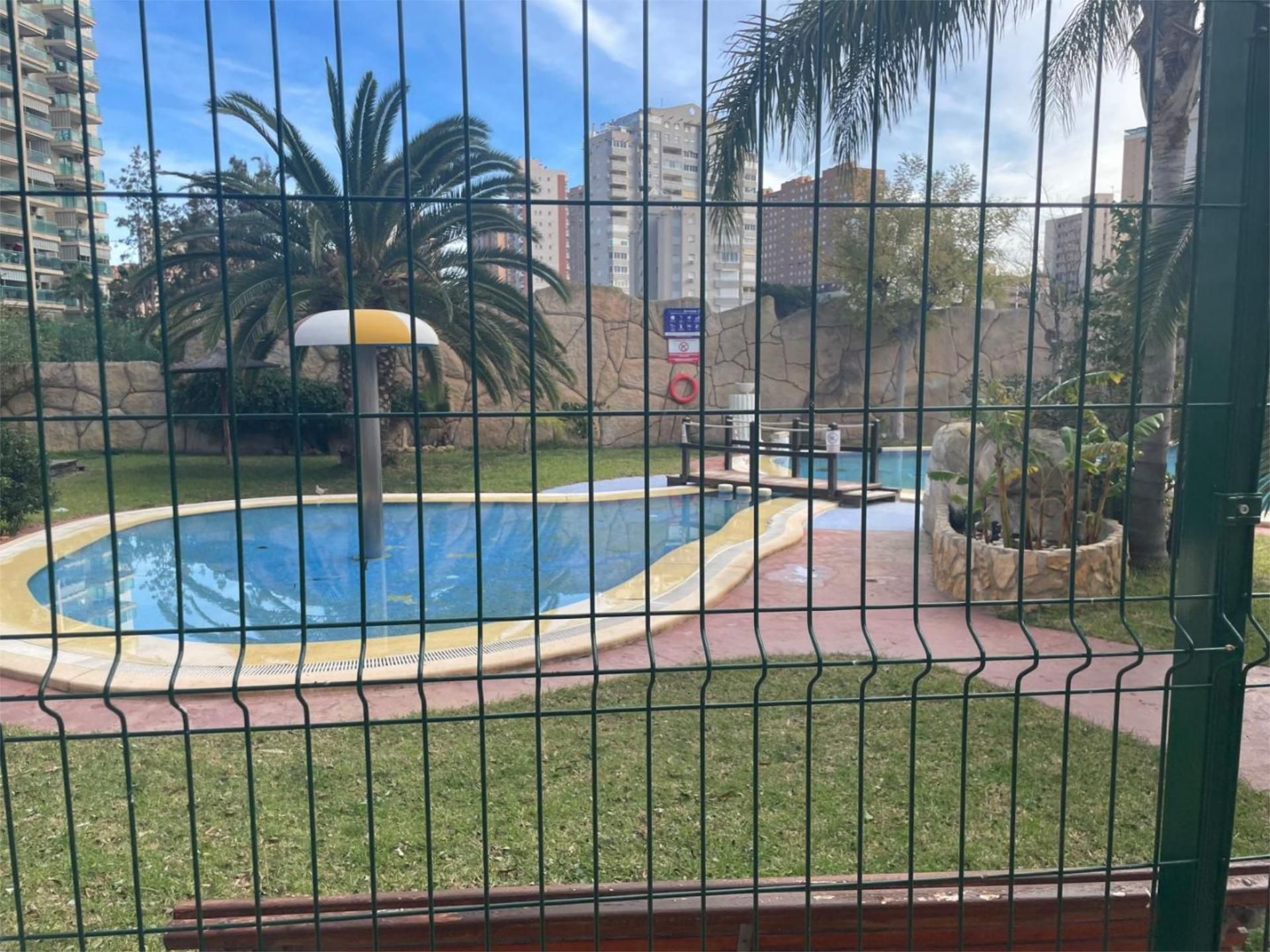 Schwimmbecken von Wohnung zum Verkauf in Villajoyosa / La Vila Joiosa mit Klimaanlage, Terrasse und Schwimmbad