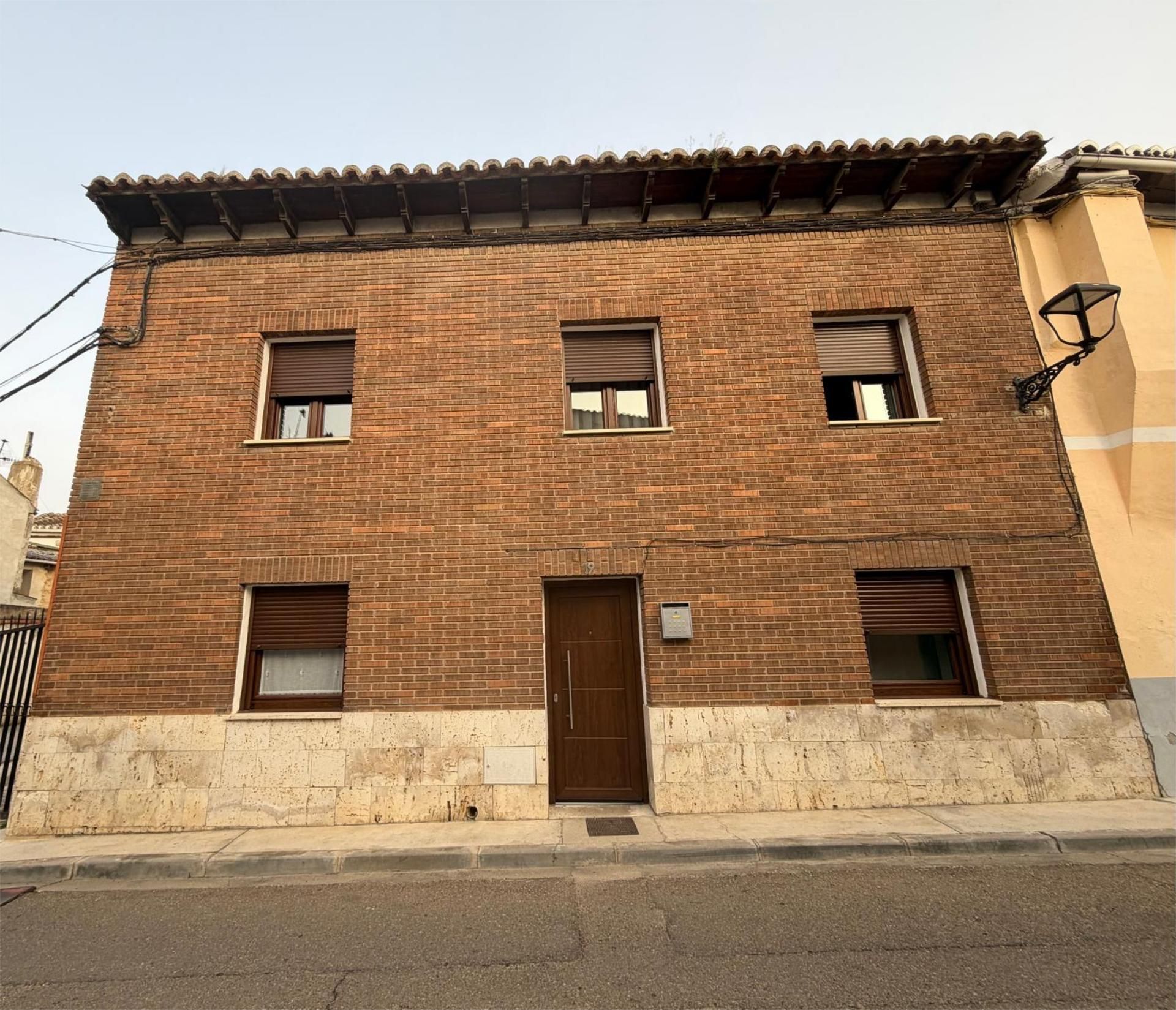 Exterior view of Planta baja for sale in Dueñas  with Heating