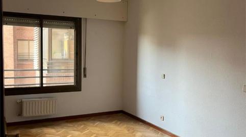 Foto 3 de Piso de alquiler en Calle de Federico Moreno Torroba, 1, Adelfas,  Madrid Capital