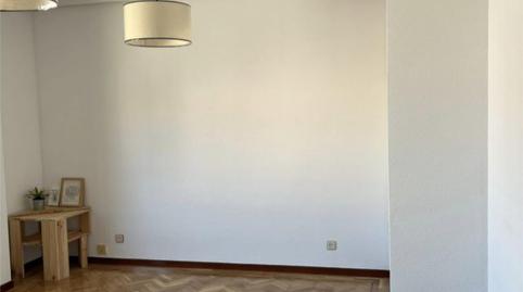 Foto 2 de Piso de alquiler en Calle de Federico Moreno Torroba, 1, Adelfas,  Madrid Capital