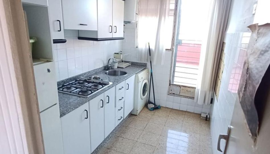 Piso en venta en Carrer del Monestir de Poblet, 1, Barrio de Campanar, Valencia Capital - imagen 1 Foto 1 de Piso en venta en Carrer del Monestir de Poblet, 1, Barrio de Campanar, Valencia Capital