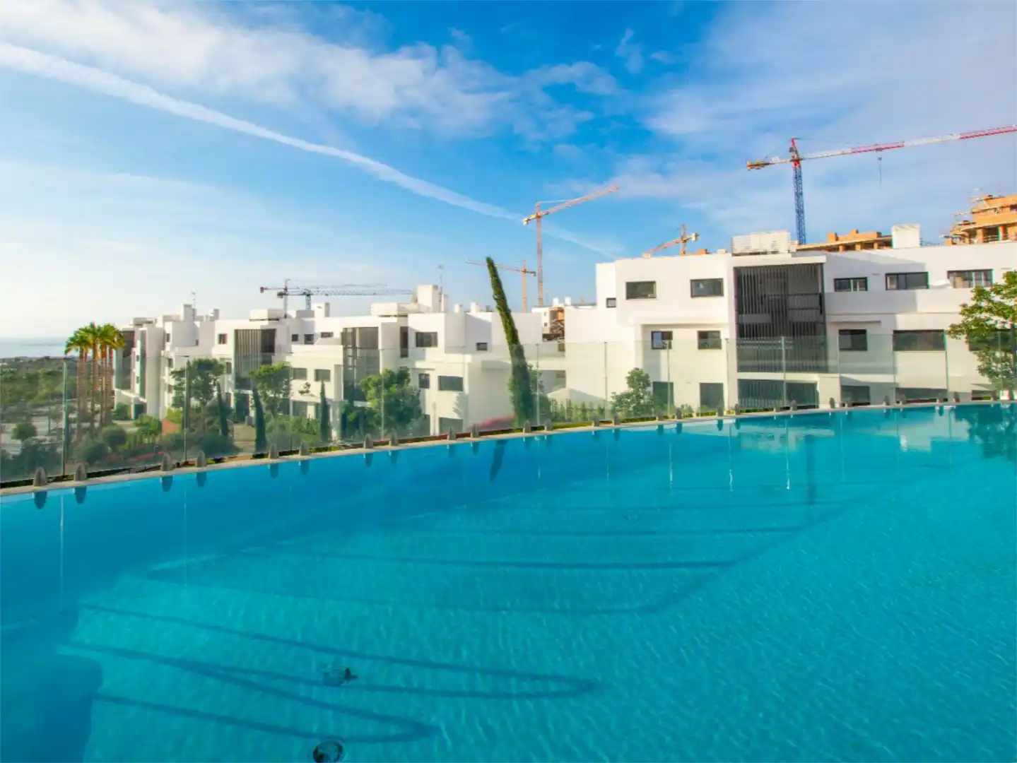 Wohnung zum Verkauf in Boulevard Av. 8 de Marzo, 3, El Higuerón Schwimmbecken von Wohnung zum Verkauf in Fuengirola mit Klimaanlage, Terrasse und Schwimmbad