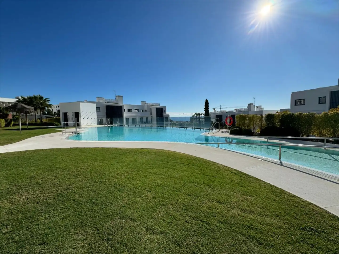 Wohnung zum Verkauf in Boulevard Av. 8 de Marzo, 3, El Higuerón Schwimmbecken von Wohnung zum Verkauf in Fuengirola mit Klimaanlage, Terrasse und Schwimmbad