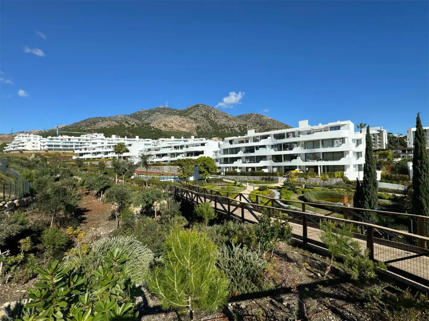 Wohnung zum Verkauf in Boulevard Av. 8 de Marzo, 3, El Higuerón Außenansicht von Wohnung zum Verkauf in Fuengirola mit Klimaanlage, Terrasse und Schwimmbad