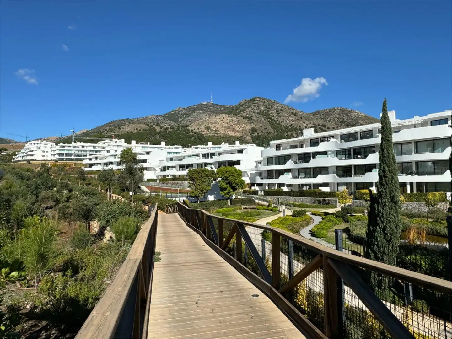 Wohnung zum Verkauf in Boulevard Av. 8 de Marzo, 3, El Higuerón Außenansicht von Wohnung zum Verkauf in Fuengirola mit Klimaanlage, Terrasse und Schwimmbad