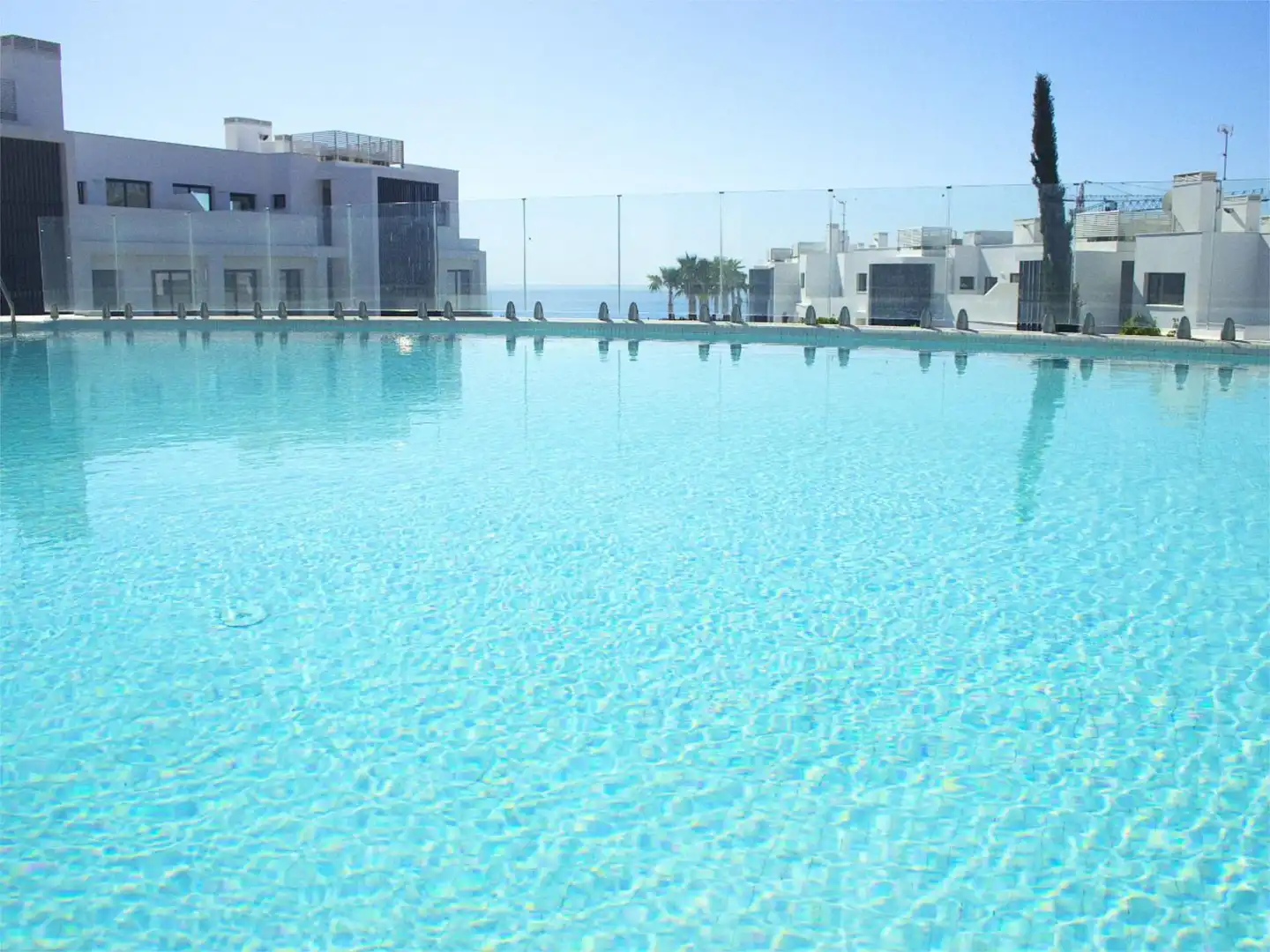 Wohnung zum Verkauf in Boulevard Av. 8 de Marzo, 3, El Higuerón Schwimmbecken von Wohnung zum Verkauf in Fuengirola mit Klimaanlage, Terrasse und Schwimmbad