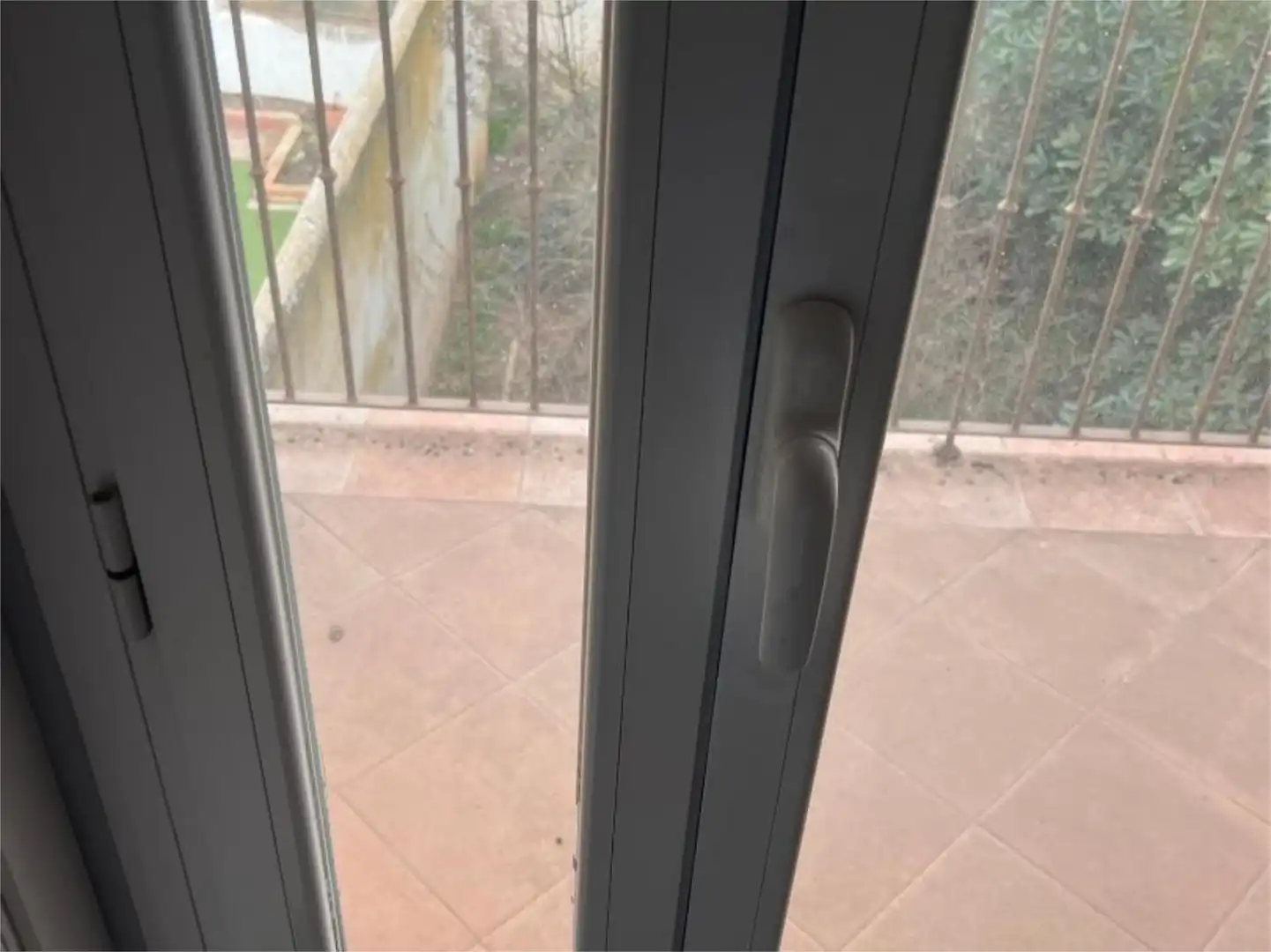 Casa adosada en venta en Calle Porvenir, 39, Alcázar de San Juan Terraza de Casa adosada en venta en Alcázar de San Juan con Aire acondicionado, Calefacción y Jardín privado