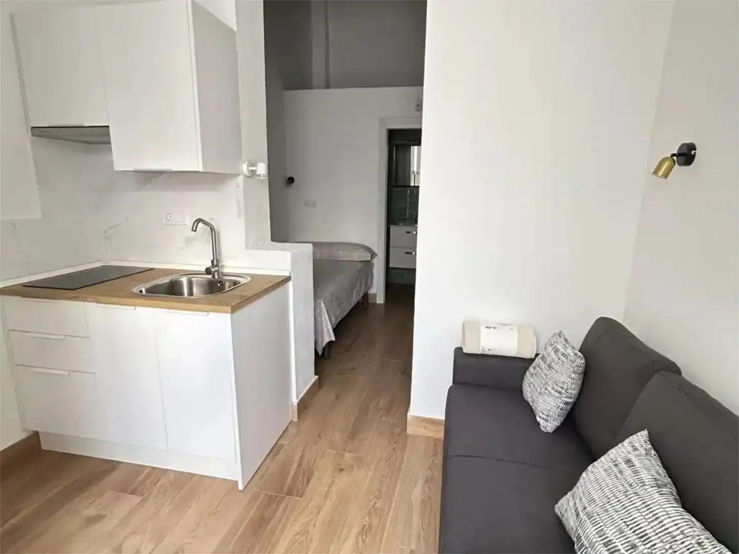 Bedroom of Flat for rent in Sevilla  with Air Conditioner, Heating and Terrace