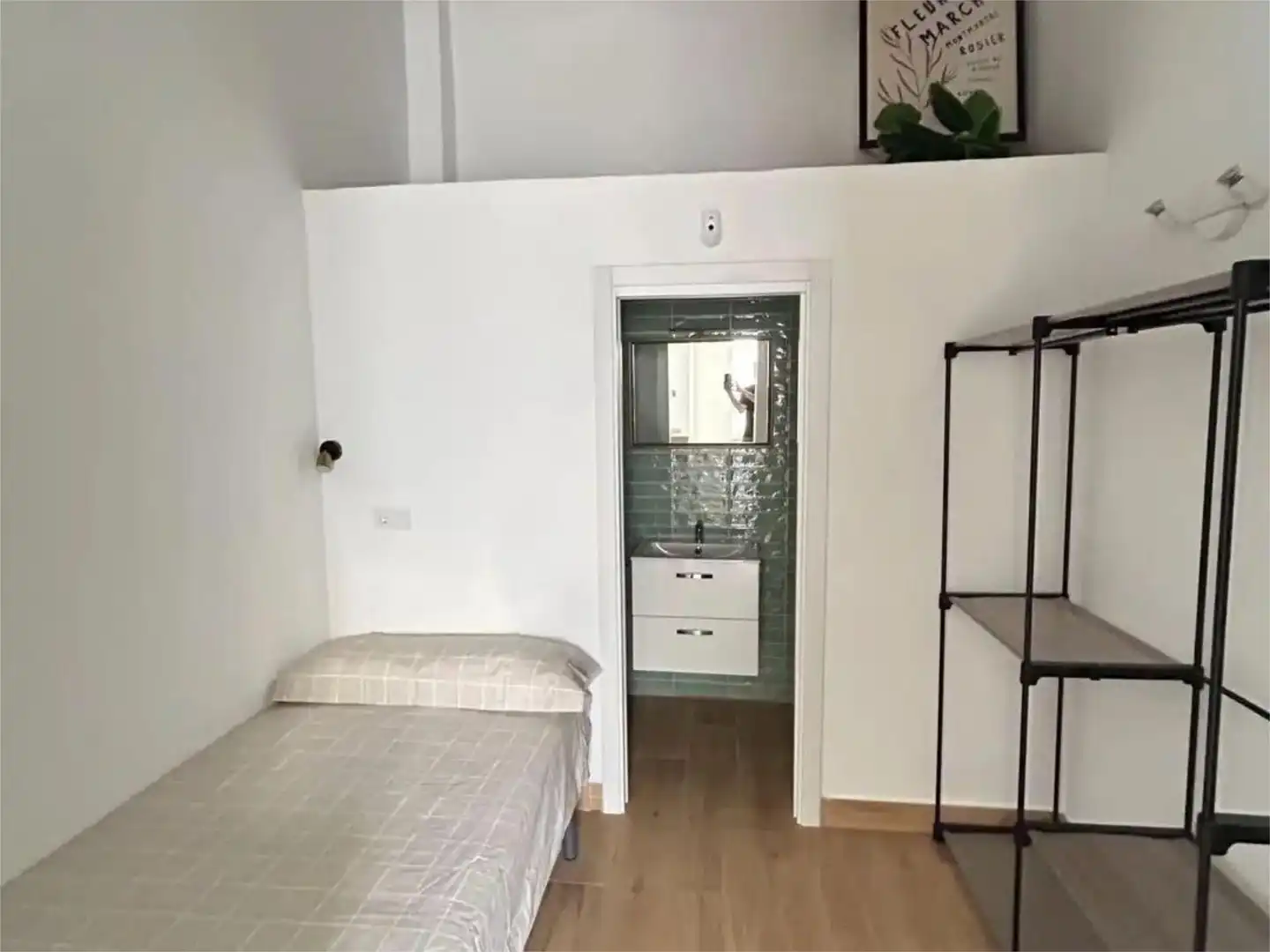 Bedroom of Flat for rent in Sevilla  with Air Conditioner, Heating and Terrace