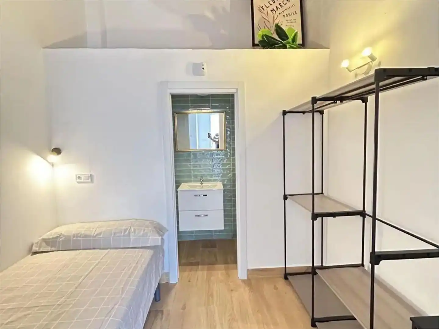 Bedroom of Flat for rent in Sevilla  with Air Conditioner, Heating and Terrace