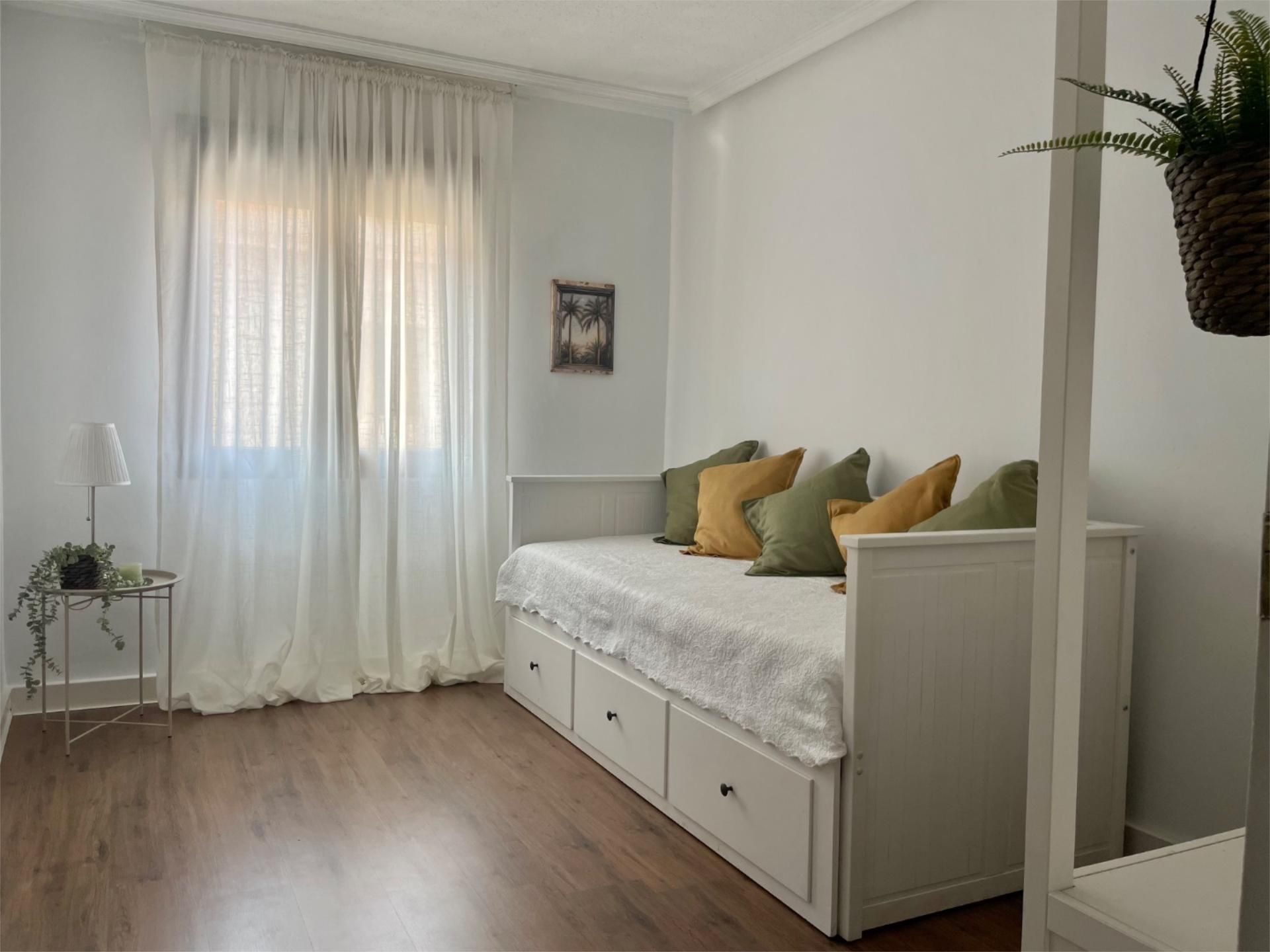 Bedroom of Flat for rent in Oviedo 
