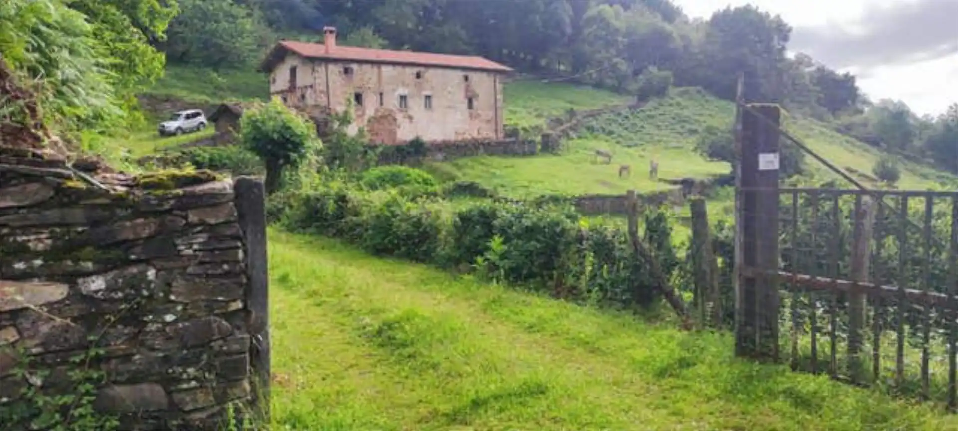 Exterior view of Houses for sale in Ezkurra  with Private garden, Storage room and Furnished
