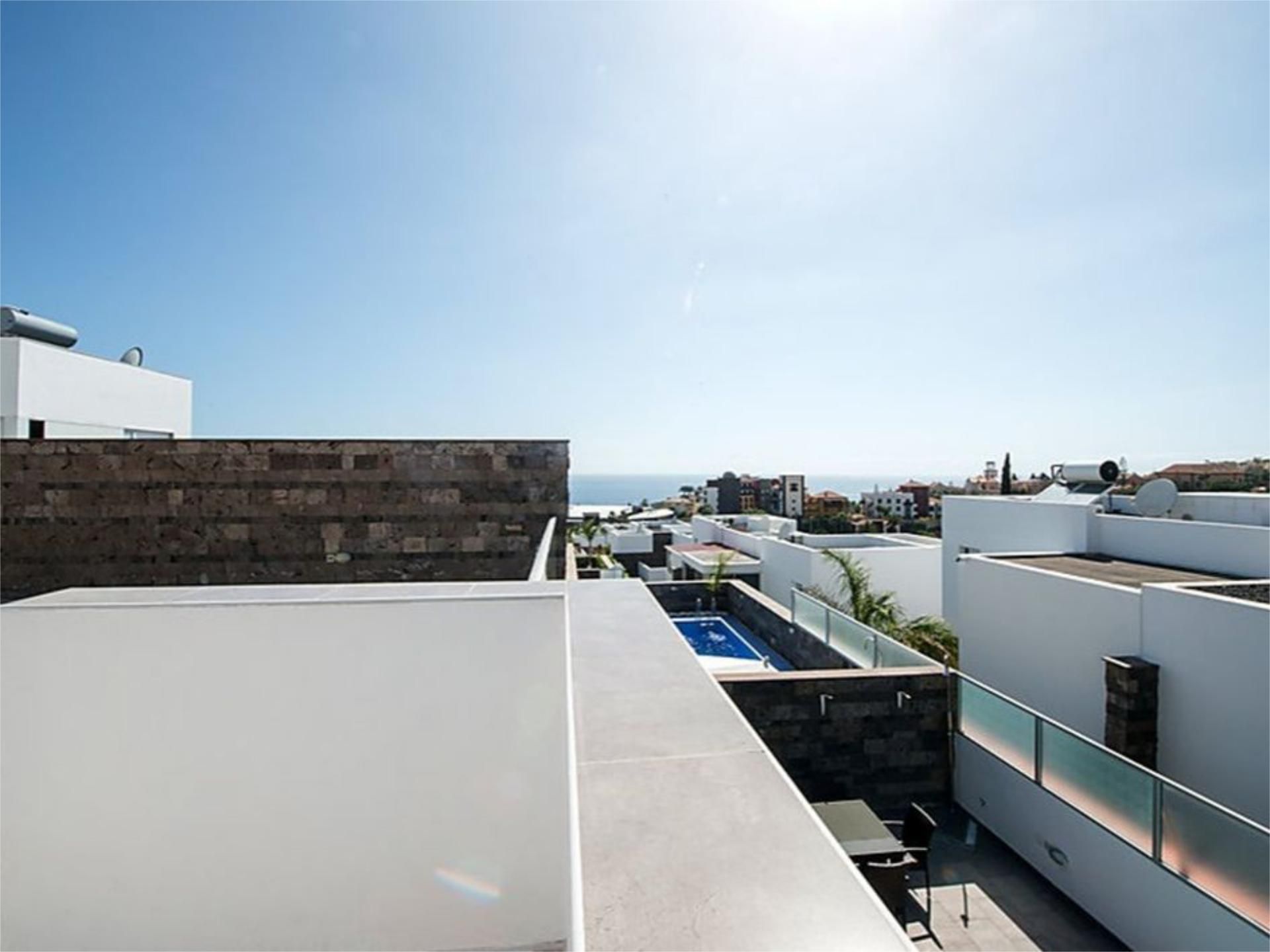 Single-family semi-detached for rent in Calle Bischosfshofen, 21, Playa del Duque Terrace of Single-family semi-detached for rent in Adeje with Air Conditioner, Heating and Swimming Pool