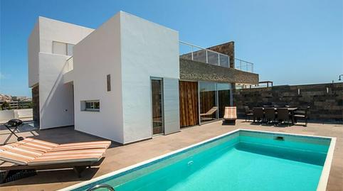 Photo 3 of Single-family semi-detached for rent in Calle Bischosfshofen, 21, Playa del Duque, Adeje