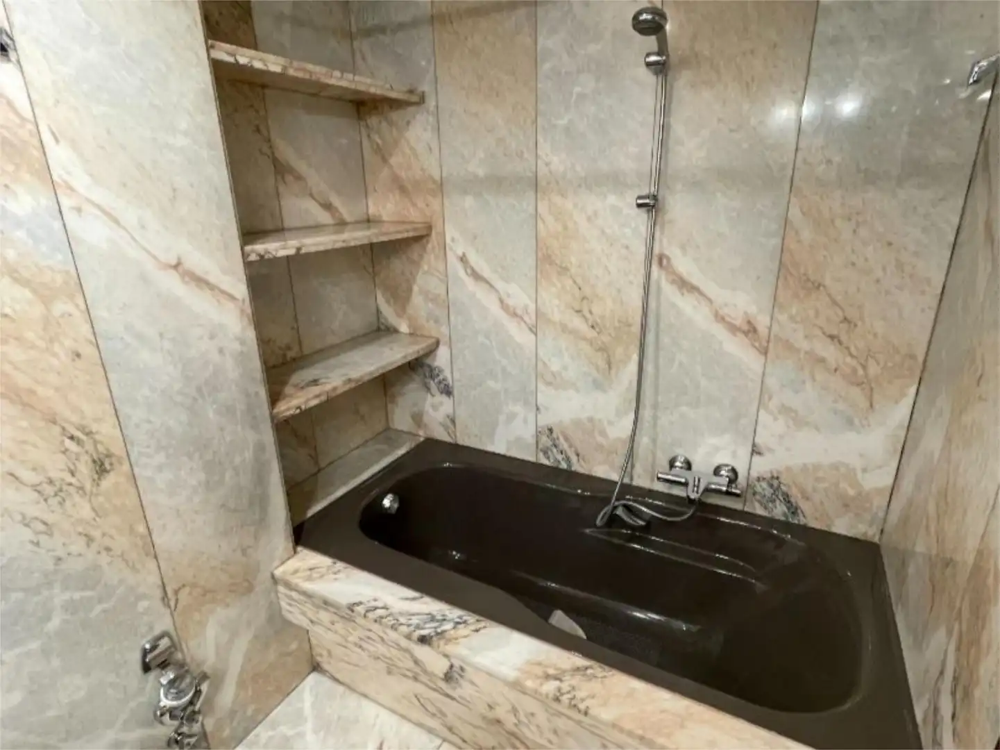 Flat for sale in Avenida Condesa de Sagasta, 2, Centro Ciudad Bathroom of Flat for sale in León Capital with Heating, Parquet flooring and Terrace