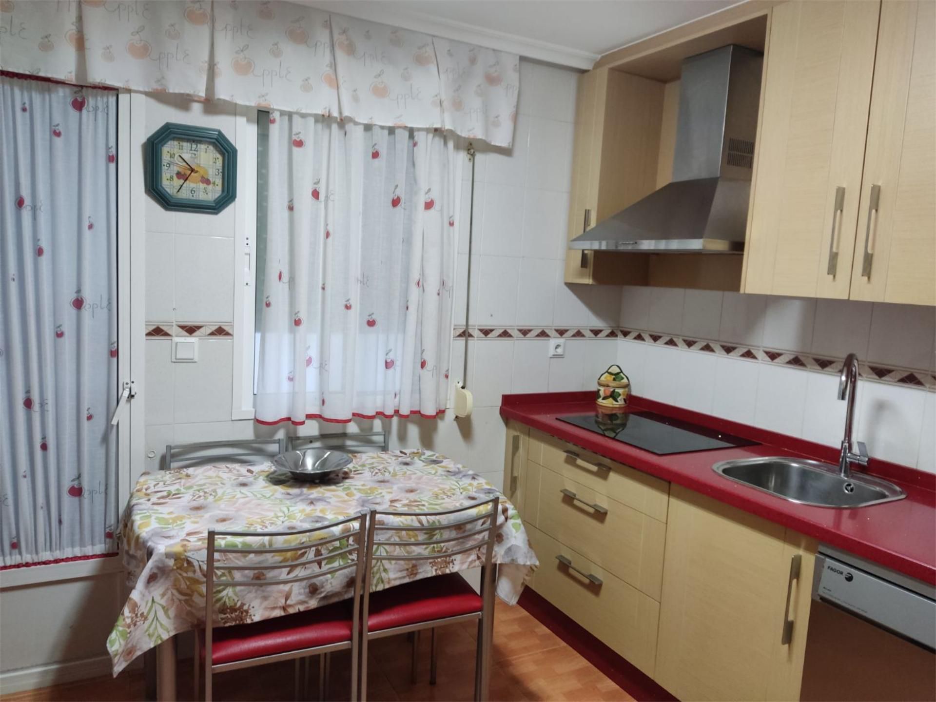Cocina de Piso de alquiler en Puertollano con Aire acondicionado, Calefacción y Amueblado