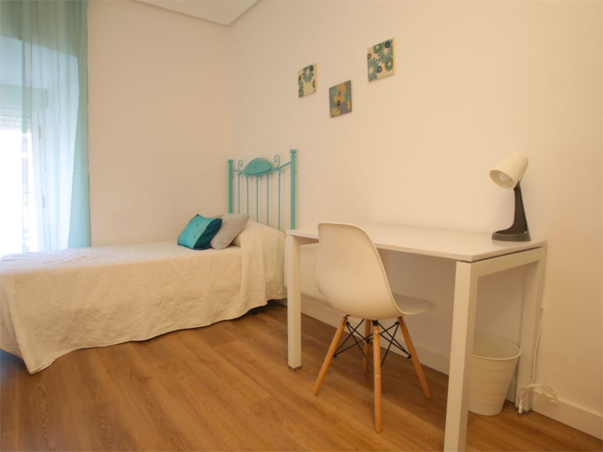 Dormitori de Pis per a compartir en Aranjuez amb Aire condicionat, Calefacció i Parquet