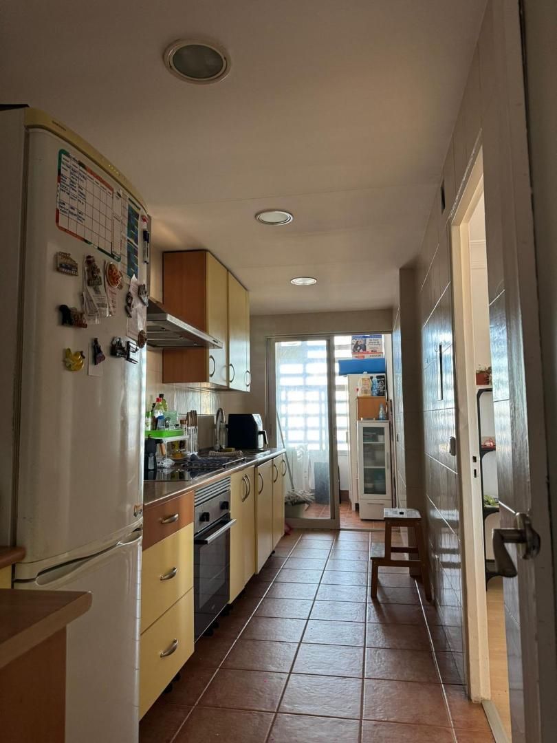 Kitchen of Flat for share in  Madrid Capital  with Heating, Oven and Washing machine