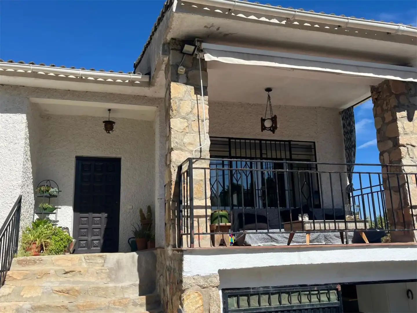 Vista exterior de Casa o chalet en venta en Pelayos de la Presa con Terraza y Piscina