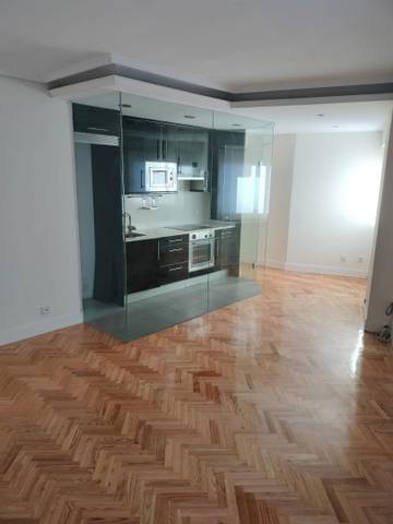 Piso en Alquiler en Calle de Ríos Rosas, 13 en Ríos Rosas - Nuevos Ministerios