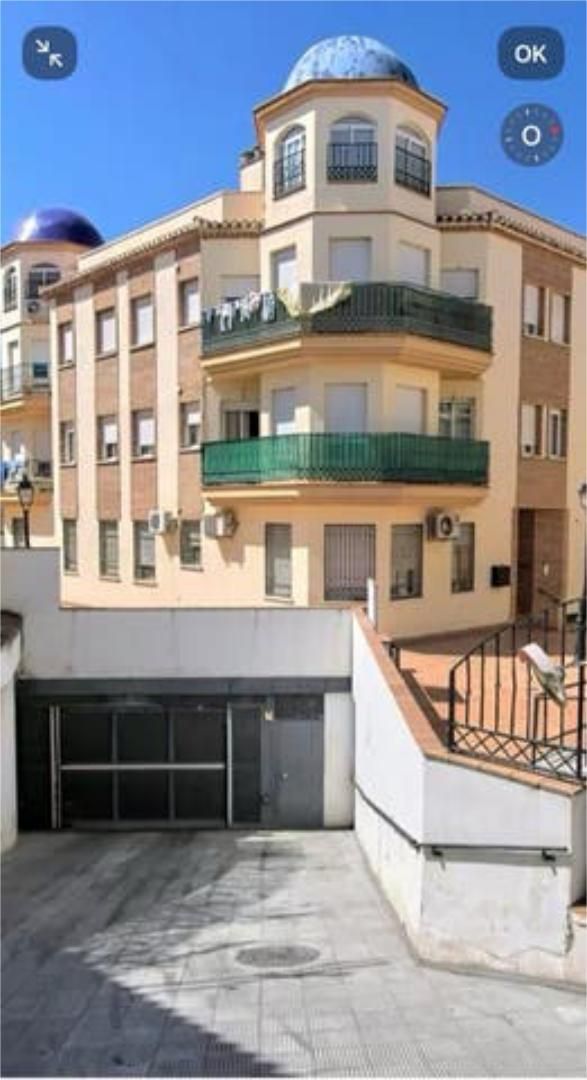 Vista exterior de Pis en venda en Churriana de la Vega amb Jardí privat i Moblat