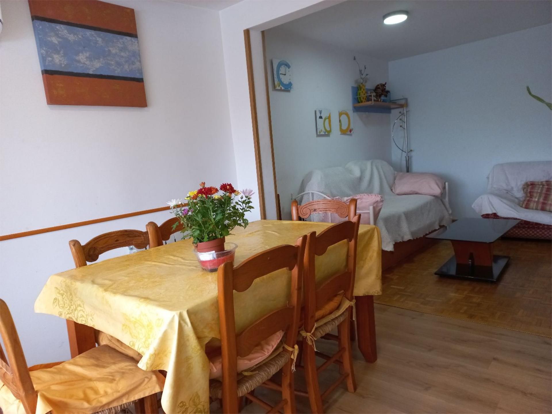 Comedor de Casa adosada de alquiler en Valladolid Capital con Aire acondicionado, Calefacción y Jardín privado