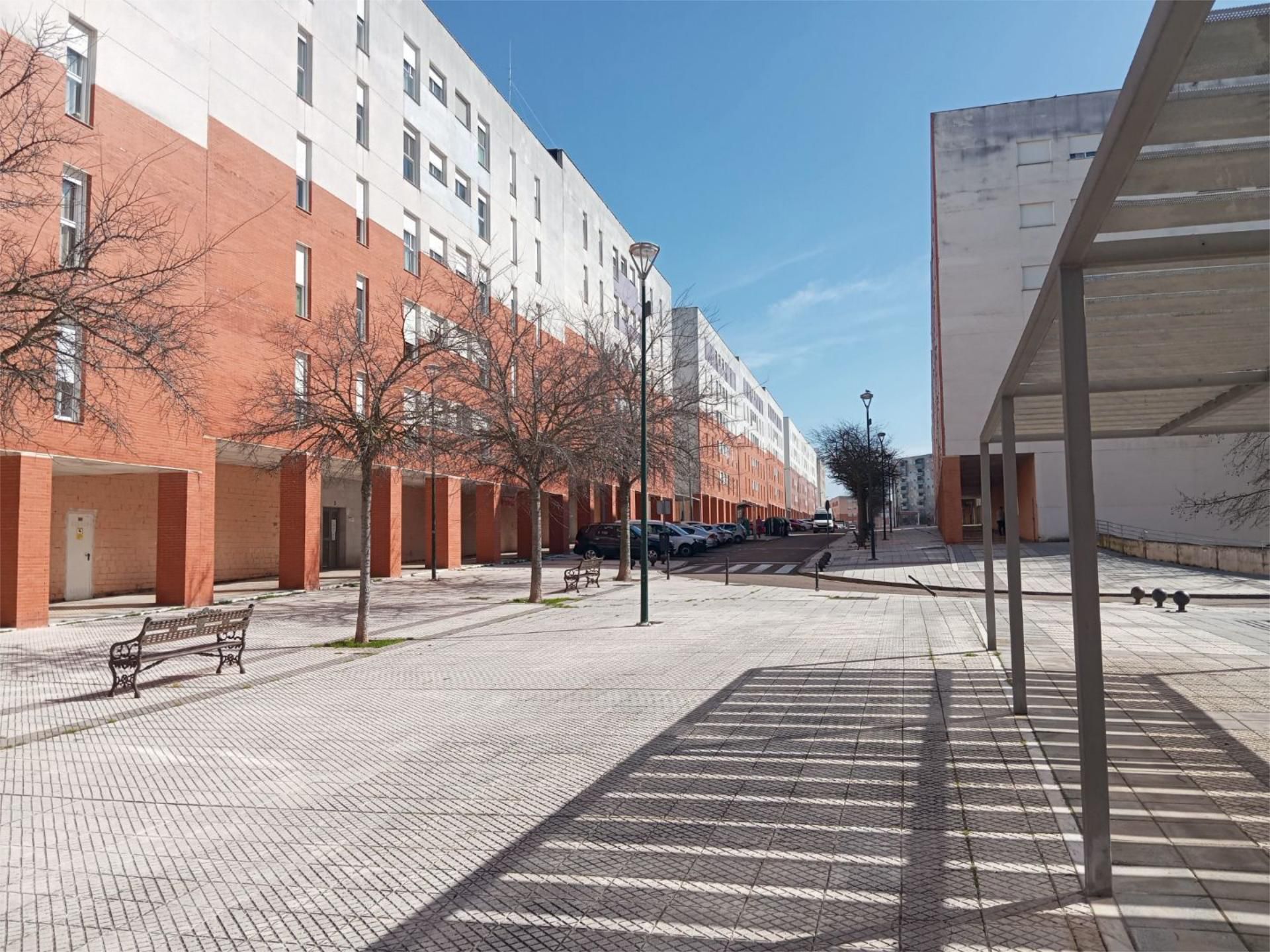 Vista exterior de Piso de alquiler en Badajoz Capital con Amueblado y Parking comunitario