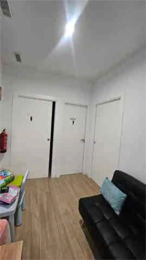 Baño de Local de alquiler en  Madrid Capital con Aire acondicionado