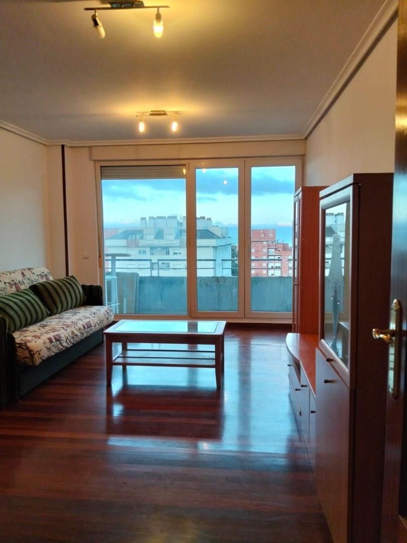 Living room of Flat for sale in Castro-Urdiales  with Terrace, Swimming Pool and Balcony