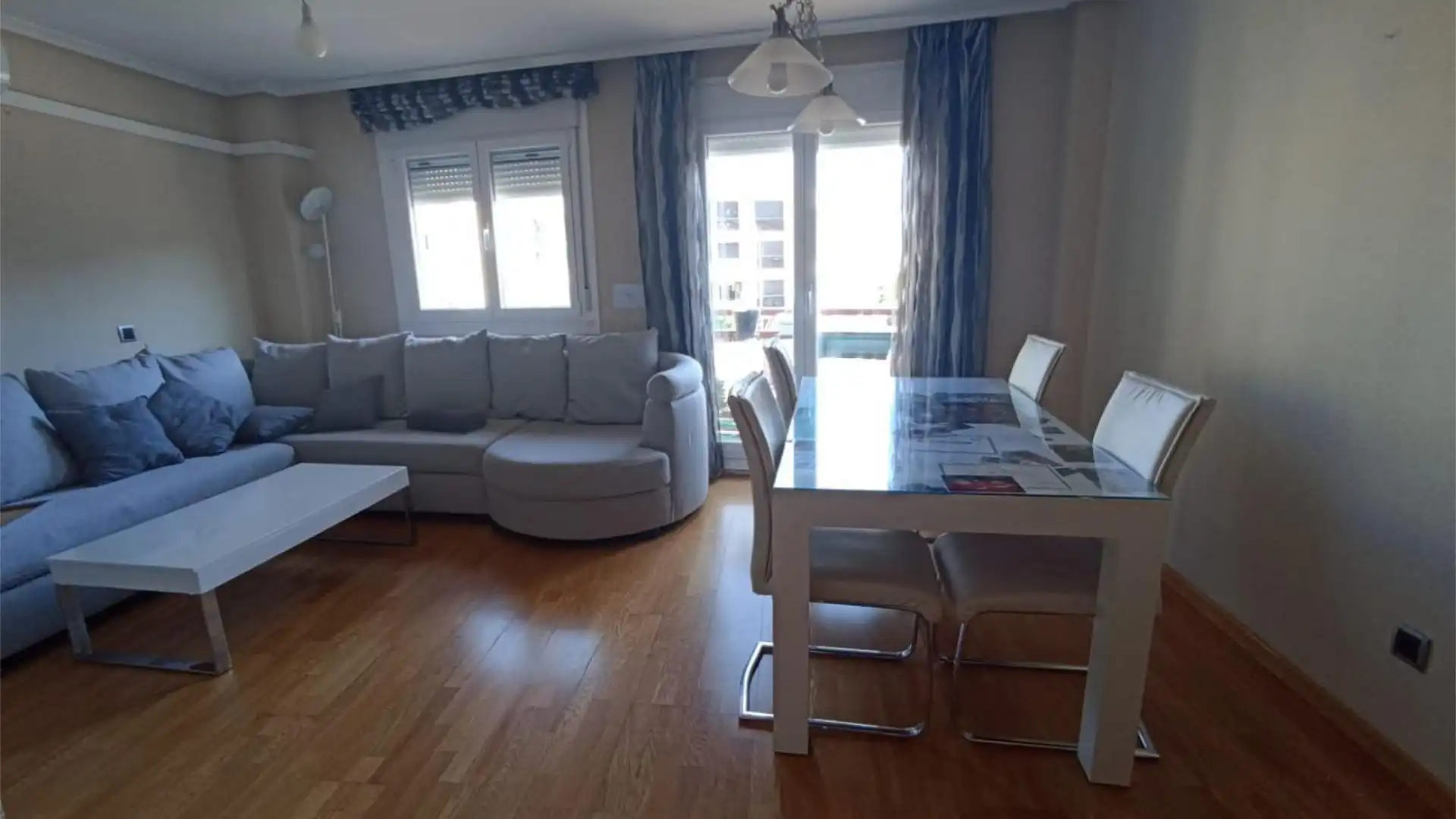 Living room of Flat for sale in Carbajosa de la Sagrada  with Air Conditioner and Balcony