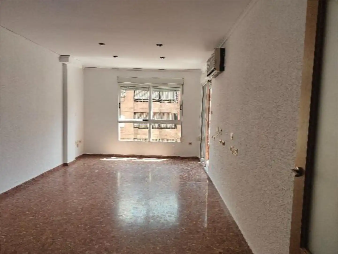 Sala d'estar de Pis de lloguer en Gandia amb Aire condicionat i Balcó