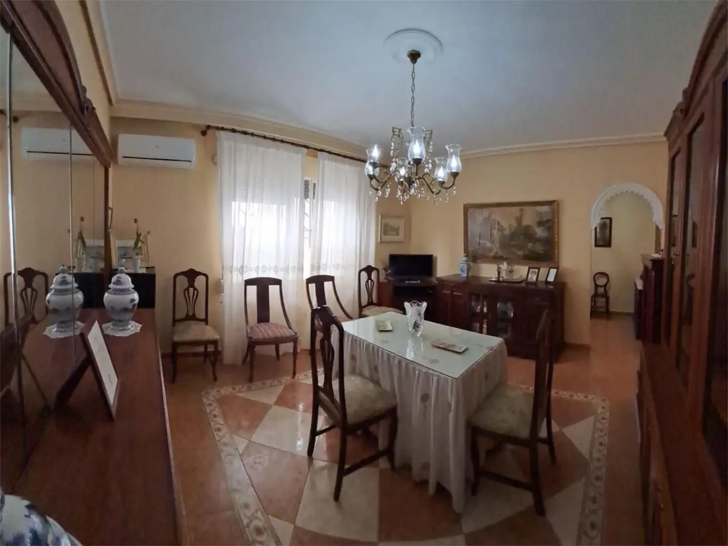 Einfamilien-Reihenhaus zum Verkauf in Gelves Esszimmer von Einfamilien-Reihenhaus zum Verkauf in Gelves mit Klimaanlage, Terrasse und Balkon