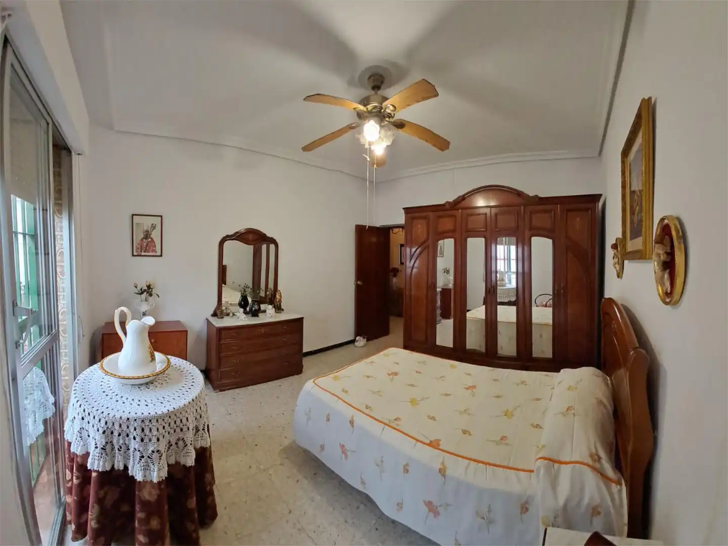 Einfamilien-Reihenhaus zum Verkauf in Gelves Schlafzimmer von Einfamilien-Reihenhaus zum Verkauf in Gelves mit Klimaanlage, Terrasse und Balkon
